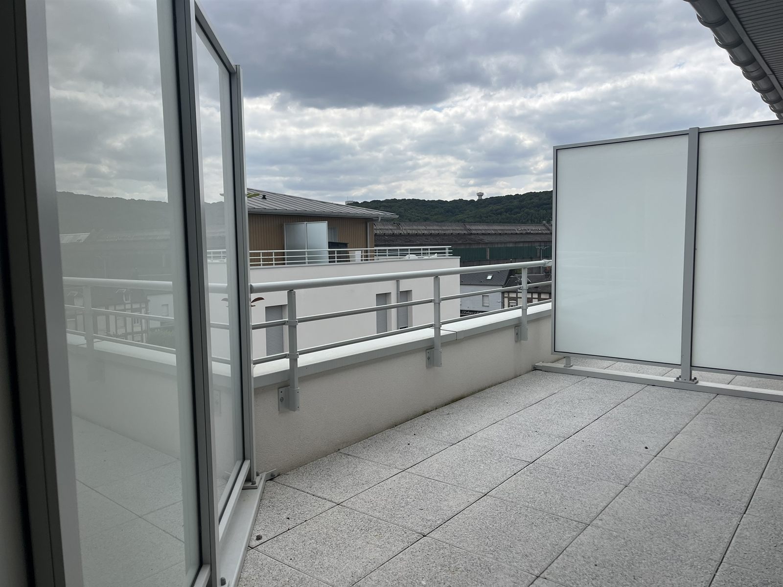 A304 - Studio nu avec terrasse et parking à Déville-lès-Rouen - photo 6